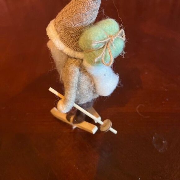 Vintage style Wool & Felt Skiing Santa Claus Christmas Ornament with backpack - Picture 6 of 8